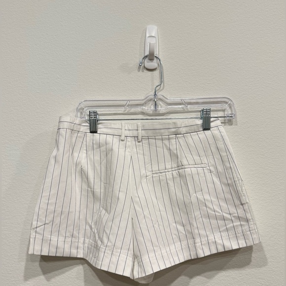 NWT Zara White Pinstriped Women's Shorts - Picture 2 of 2